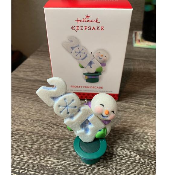 Hallmark Ornament Frosty Fun Decade #4 2013 - Picture 1 of 3